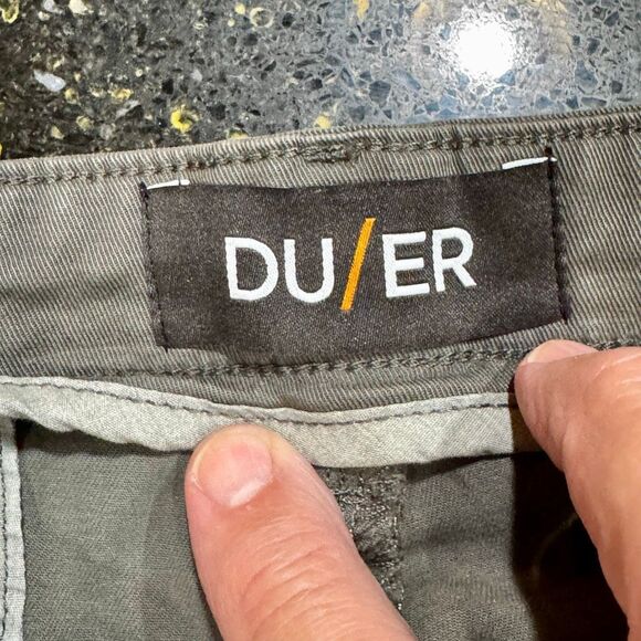 Du/er Live Free Journey Shretch Shorts. Green. Size 32. - Picture 7 of 7